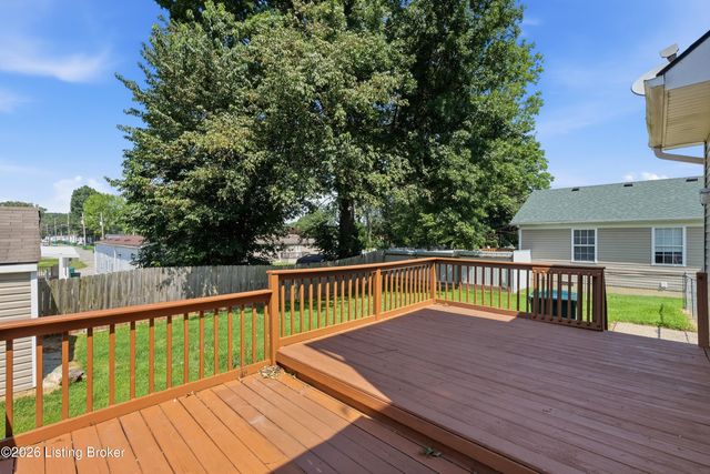 7714 Texlyn Ct, Louisville, KY 40258