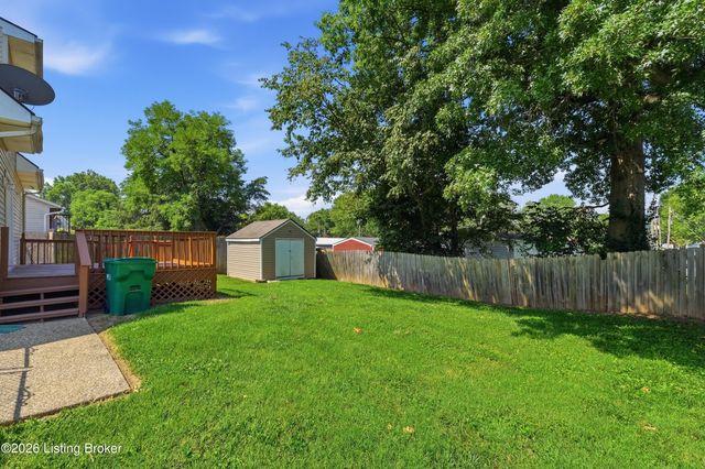 7714 Texlyn Ct, Louisville, KY 40258