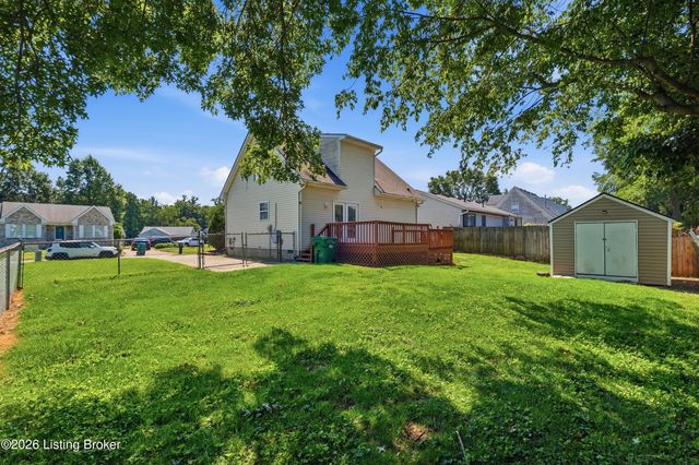 7714 Texlyn Ct, Louisville, KY 40258