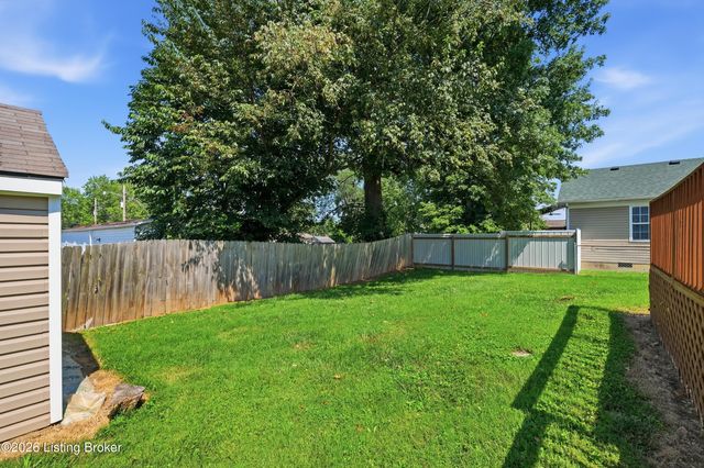 7714 Texlyn Ct, Louisville, KY 40258