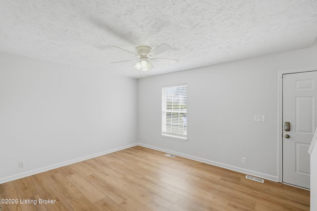 7714 Texlyn Ct, Louisville, KY 40258
