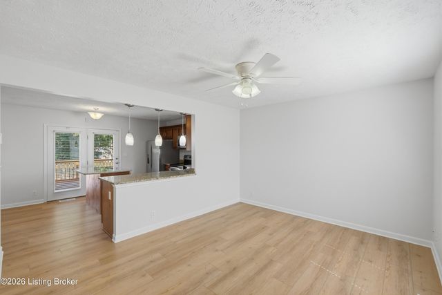 7714 Texlyn Ct, Louisville, KY 40258