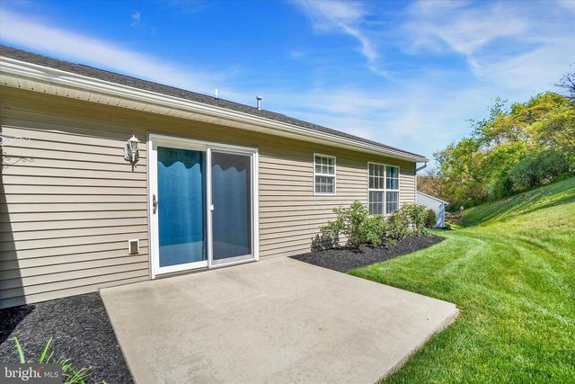 7172 SENECA RIDGE DR, York, PA 17403
