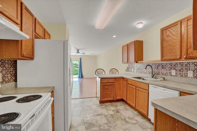 7172 SENECA RIDGE DR, York, PA 17403