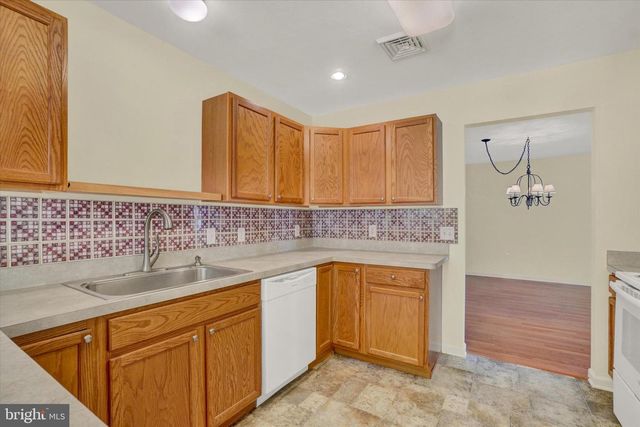7172 SENECA RIDGE DR, York, PA 17403