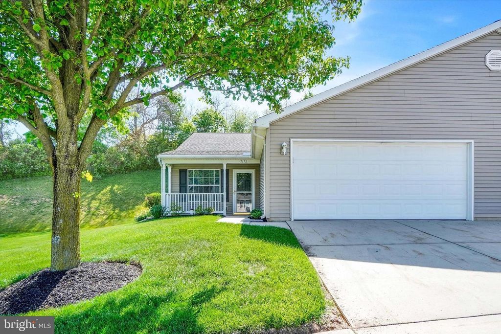 7172 SENECA RIDGE DR, York, PA 17403