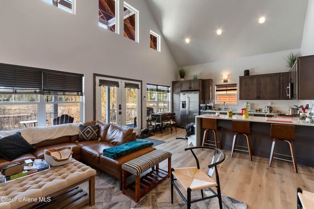 34 Pomrankey LN, Dover, ID 83825