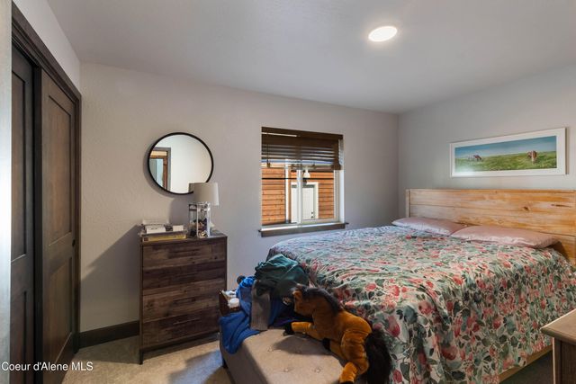 34 Pomrankey LN, Dover, ID 83825