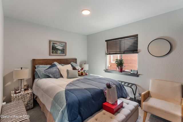 34 Pomrankey LN, Dover, ID 83825