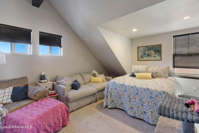 34 Pomrankey LN, Dover, ID 83825