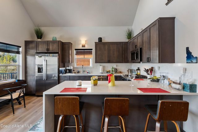 34 Pomrankey LN, Dover, ID 83825