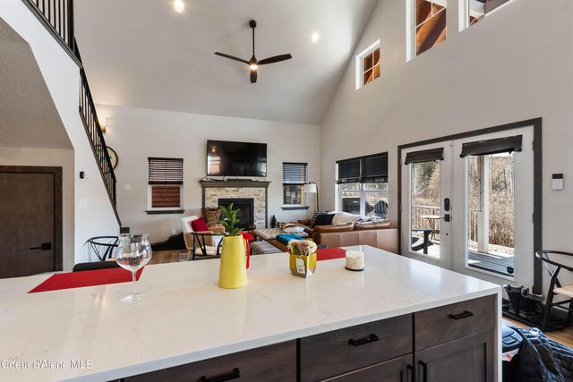 34 Pomrankey LN, Dover, ID 83825