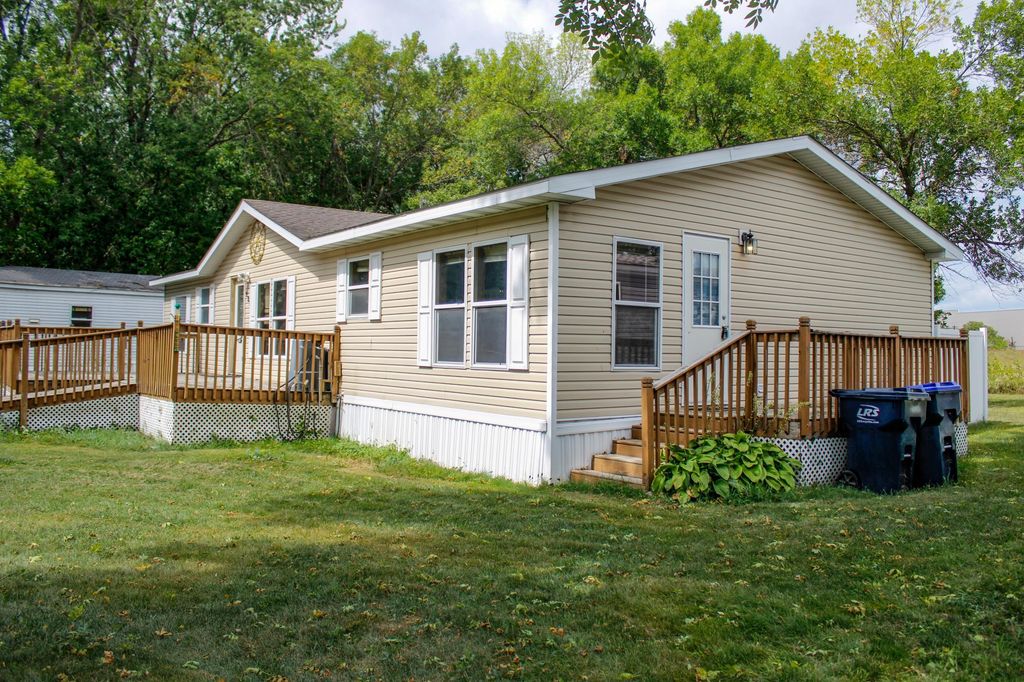 9127 MN-25 #121, Monticello, MN 55362 — exterior