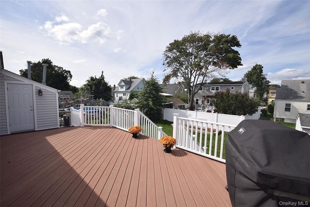 400 S Long Beach Avenue, Freeport, NY 11520
