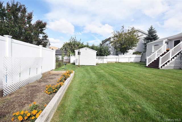 400 S Long Beach Avenue, Freeport, NY 11520