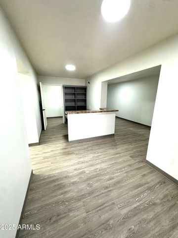 600 E UNIVERSITY Drive, Mesa, AZ 85203