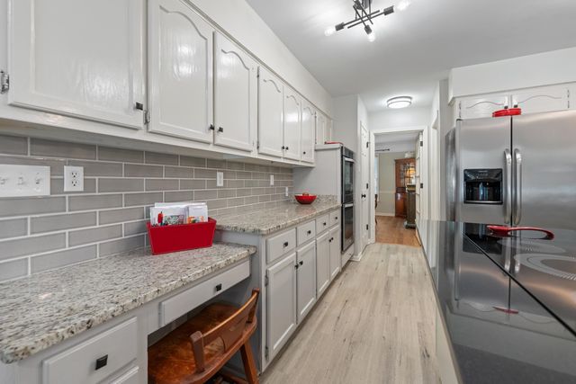 9408 MORNING WOODS CV, Memphis, TN 38016