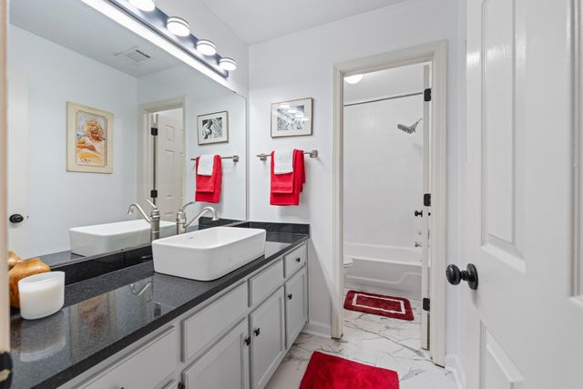 9408 MORNING WOODS CV, Memphis, TN 38016