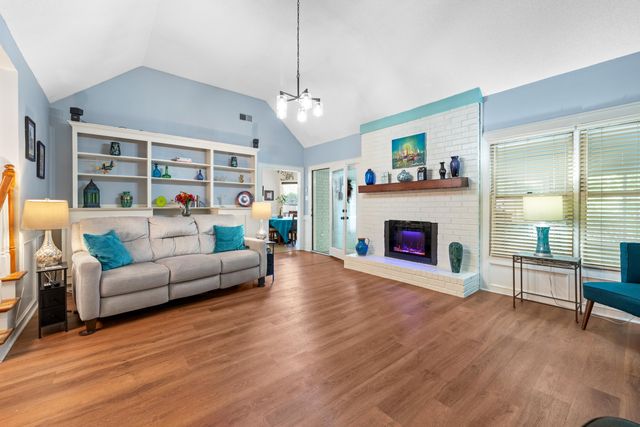 9408 MORNING WOODS CV, Memphis, TN 38016