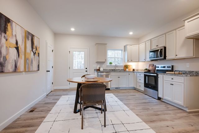 1152 Chestnut Drive, Burns, TN 37029