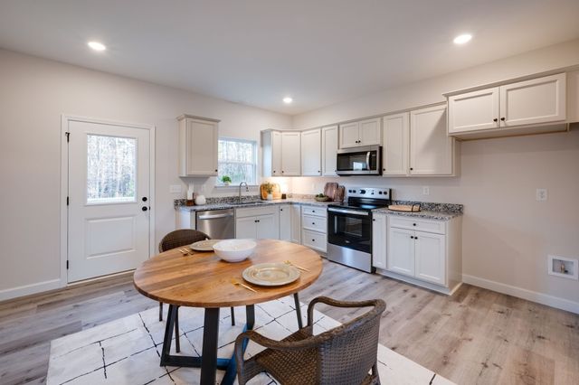 1152 Chestnut Drive, Burns, TN 37029