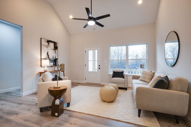 1152 Chestnut Drive, Burns, TN 37029