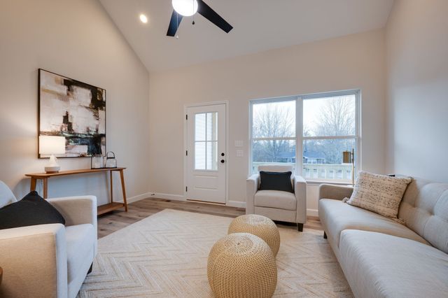 1152 Chestnut Drive, Burns, TN 37029