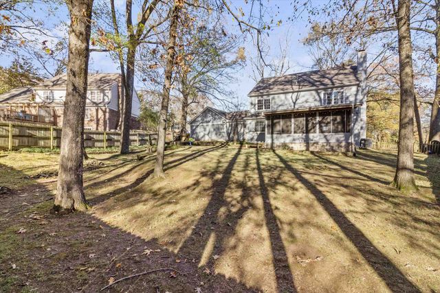 2143 WOODSIDE DR, Germantown, TN 38138