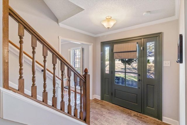 2143 WOODSIDE DR, Germantown, TN 38138