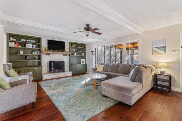 2143 WOODSIDE DR, Germantown, TN 38138