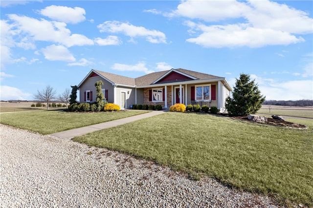 556 N 775th Road, Lawrence, KS 66047