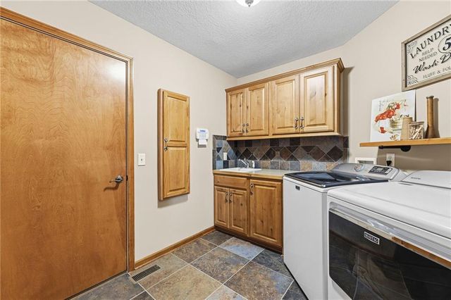 556 N 775th Road, Lawrence, KS 66047