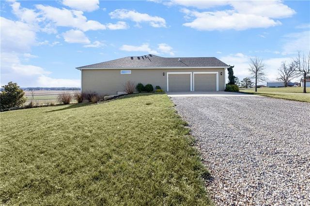 556 N 775th Road, Lawrence, KS 66047