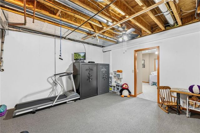 556 N 775th Road, Lawrence, KS 66047