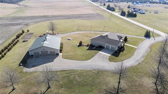 556 N 775th Road, Lawrence, KS 66047