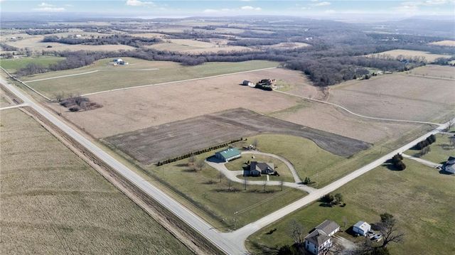 556 N 775th Road, Lawrence, KS 66047