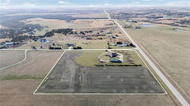 556 N 775th Road, Lawrence, KS 66047