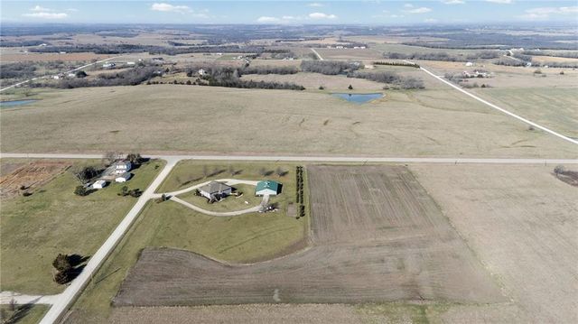 556 N 775th Road, Lawrence, KS 66047