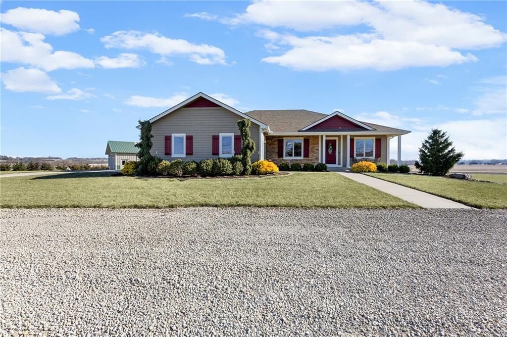 556 N 775th Road, Lawrence, KS 66047