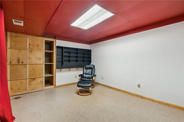 1440 Parkwood Drive SE, Cedar Rapids, IA 52403