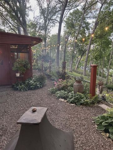 1440 Parkwood Drive SE, Cedar Rapids, IA 52403