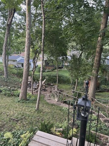 1440 Parkwood Drive SE, Cedar Rapids, IA 52403