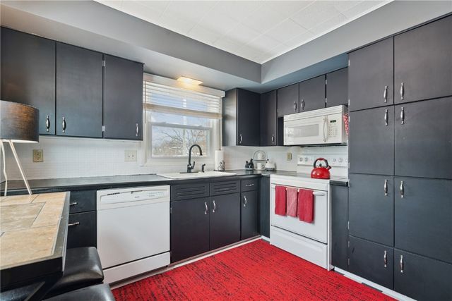 1440 Parkwood Drive SE, Cedar Rapids, IA 52403