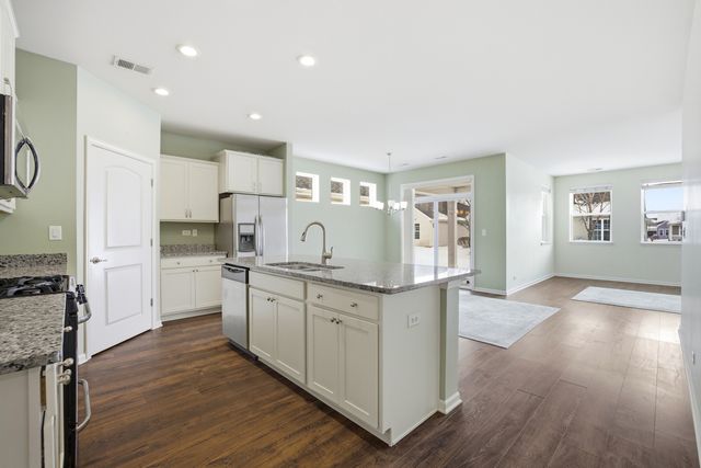 935 Carolina Court, Pingree Grove, IL 60140