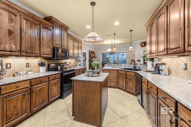 3409 Twin Lakes Court, Saraland, AL 36571