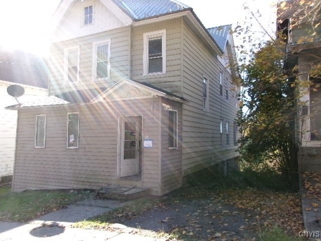 17 Loomis Street, Little Falls City, NY 13365