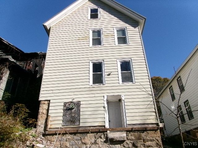 17 Loomis Street, Little Falls City, NY 13365