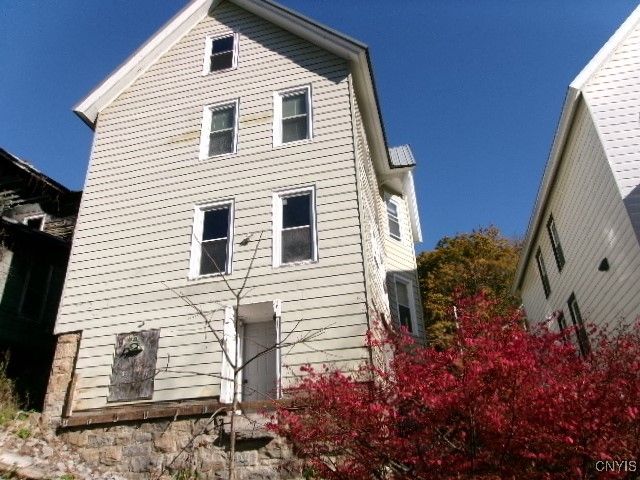 17 Loomis Street, Little Falls City, NY 13365