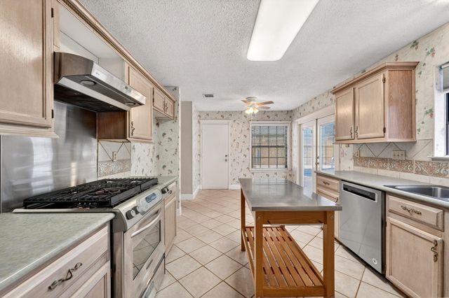 1607 Garnaas DR, Austin, TX 78758