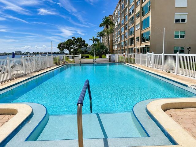 1847 SHORE DRIVE S 101, St Petersburg, FL 33707